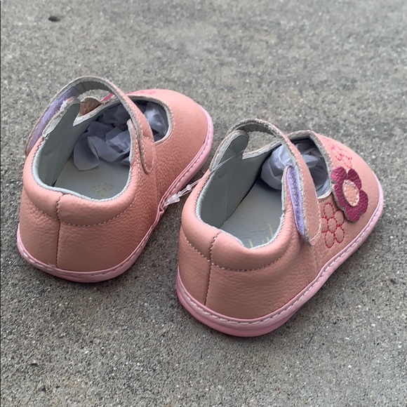 Baby Infant Toddler Velcro Pink Flower Flats Shoes - Picture 3 of 4